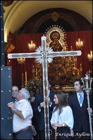 Hermandad de las aguas sevilla. Virgen Del Rosario De Las Aguas Sevilla Desde La Giralda