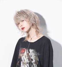 halhi on instagram 2 5次元ブロンドカラーにしてもらた ふわふわセット 美容師さんタグ付けしてます garte isseyohara ウルフカット ウルフヘア 個性的 ヘアスタイル ショートヘア モデル ブロンドヘアカラー