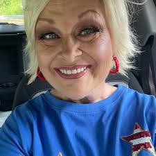 Linda Kiesling's Instagram, Twitter & Facebook