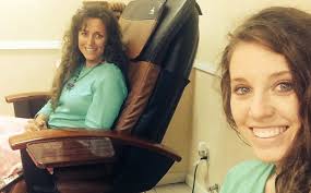 Counting On Fans Spotted Jill Duggar S Baby Bump In Her Latest Photo Confirms Her Pregnancy