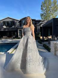 Nbc said monday that will not air the golden globes in 2022. Die Schonsten Looks Der Golden Globes 2021 Brigitte De