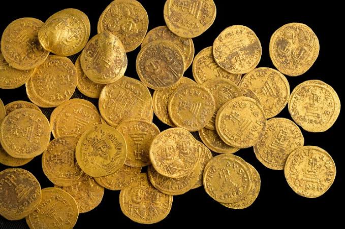 دليل الاستثمار في ليرات الذهب للادخار… الأنواع وأسرار الشراء بدون خسارة