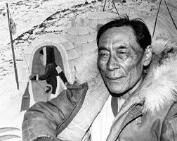 Arviat man views father's 80-year-old drawings