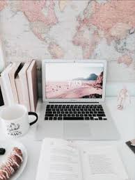 Ideas Para Hacerle Un Espacio Lindo En Tu Escritorio A Tu Laptop Decoracion De Unas Disenos De Unas Decoracion De Habitacion Juvenil