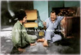 Dua mengenai perut, satu di tangan kiri, dan sisanya di lengan kanan. Fakta Menarik Filem Masam Manis 1 Repair Gambar Lama Facebook