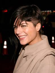 Selma Blair Doin It Right Shaved Hair Hair Styles Hair And Makeup Tips