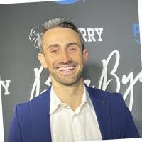 Dustin Moriarty's Instagram, Twitter & Facebook