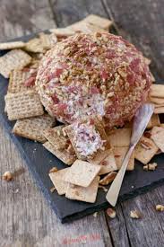 Chipped Beef Cheese Ball Is Always A Favorite Appetizer At The Holiday Parties This Chipped Beef Cheese Ball Recipe Cheese Ball Recipes Best Appetizer Recipes