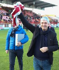 Lascia la moglie federica e tre figli: Addio A Paolo Rossi Eroe Del Mundial 82 Camera Ardente Allo Stadio Menti