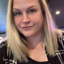 Denise Lowery's Instagram, Twitter & Facebook