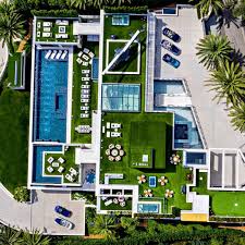 Good Morning The Amazing Rooftop Of 924 Bel Air Rd In Los Angeles Ca Currently Listed At 188 Million Losangeles Californi Maison 35 Ans Entrepreneur