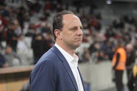 Rogério ceni antes de sua reestreia no fortaleza gazeta press. Apos Apenas Oito Jogos No Comando Rogerio Ceni E Demitido Pelo Cruzeiro Bem Parana