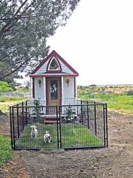 Tiny House With Tiny Fenced Yard For 2 Tiny Dogs I Dont Have Dogs But Thought This Was A Great Idea Pretty And Room E Dog House Diy Dog Houses Small House