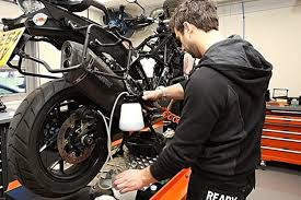 Memasukan minyak gearbox auto yang baru (mengikut jenis dan cc kenderaan). Cara Menunggang Motosikal Langkah Demi Langkah Avtotachki