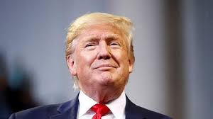A l'aube du jour j, toute la famille est sur le pied de guerre et file a l'aéroport en prenant bien garde de ne pas oublier kevin. Donald Trump Se Dit Honore D Avoir Joue Dans Maman J Ai Encore Rate L Avion Caen Maville Com