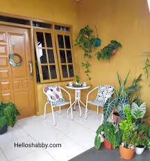 Mereka merupakan arsitek yang bekerja di perusahaan ternama sebelum akhirnya memilih untuk merintis usaha rumah mungil sendiri. Mungil Tapi Cantik Desain 6 Taman Minimalis Di Teras Rumah Minimalis Helloshabby Com Interior And Exterior Solutions