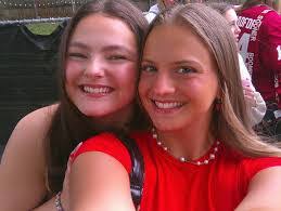 Loren Melton's Instagram, Twitter & Facebook