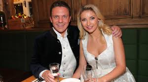 Stefan mross, 40, moderator von „immer wieder sonntags, hat immer was zu plaudern. Schlagerstar Stefan Mross Frei Fur Seine Neue Leute Bild De