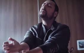 Ciro priello mostra spesso nei video le sue doti da ballerino: The Jackal E Gomorra Di Nuovo Insieme Sky Tg24