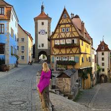 It is one of germany's best preserved walled cities and embodies the nightwatchman has an encyclopedic knowledge of rothenburg ob der tauber. Rothenburg Ob Der Tauber Sehenswurdigkeiten Fotospots