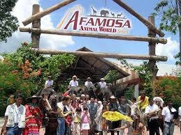Splash away your worries in 'the largest water theme park in malaysia,' with more than 12 thrilling rides that are fun for the whole family! Theme Park Adventure A Famosa Malaysia Adventoro