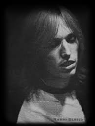 Black and white just hits different 🖤🤍