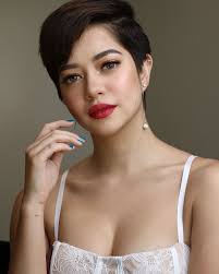5 Ways To Style A Pixie According To Sue Ramirez Star Style Ph Sue Ramirez Short Hair Styles Hair Clips