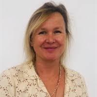 Nadia Lambert's Instagram, Twitter & Facebook