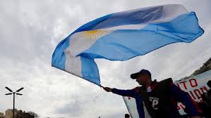 Kerajaan dan media massa haruslah menyeru kempen membeli barangan buatan tempatan kerajaan perlu. Argentina Gagal Negosiasi Bayar Utang Rp 975 T