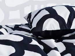 Shop everything for your home & more! Facile Da Coordinare Il Copripiumino Skuggbracka In Bianco E Nero E Un Classico Dello Stile Scandinavo Rivisitato In Chi Ikea Catalog Ikea Scandinavian Design