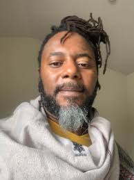 Some beautiful, moderately priced decks ready for their new homes. If  you're in the market for a first turntable, a gift for Christmas or a new  deck for yourself, you don't have