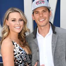 Granger Smith'S Wife Amber Shows Mean Dms About Son River'S Death | Us  Weekly
