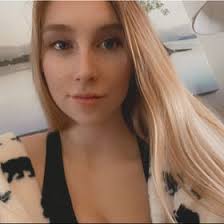 Rhea Dow's Instagram, Twitter & Facebook