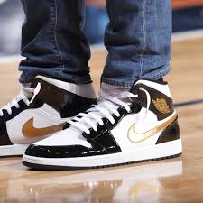 Air Jordan 1 Mid Patent Black White Gold Air Jordan 1 Mid Black White Gold Patent 852542 007 In 2020 Air Jordans Black White Gold Jordan 1 Mid