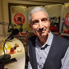 İlahiyatçı-Eğitimci Lokman Özkul ile Cuma Sohbeti programına Murakıp Erhan  Kartaltepe konuk olacak. Programı 14 Kasım Cuma günü saat 17.35'de  dinleyebilirsiniz. Radyonuz açık olsun. www.gunfm.net @afyonmuftulugu  @lokmanozkul