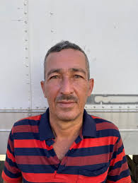 Con el permiso del administrador les ofrezco dos plazas de de trabajo ..  para piloto de cabezal en el área de escuintla.. dejen su número para  pasarles más información.. ay muchos viajes