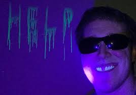 20 Cosas cotidianas que se transforman por completo bajo la luz  ultravioleta