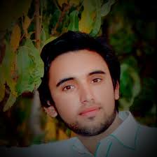 What is the treatment for a disease causing swollen eyes in chicken chicks?