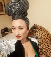 Artist we LOVE: Meet Saskia Mullins