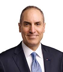 It is the parent company of u.s. Managing Committee U S Bancorp