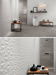 Panneau Mural Salle De Bain Aux Motifs Relief Table Basse Bois Avec Pieds En Fer Exemple Rangemen Salle De Bains Moderne Salle De Bain Carreaux Salle De Bain