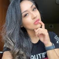 Susan Throop's Instagram, Twitter & Facebook