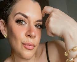 Toni Spears's Instagram, Twitter & Facebook