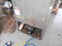 Customer call peti ais rumah beliau tak sejuk.selepas saya membuat proses trouble shoot akhirnya saya dapati compressor peti ais beliau sudah rosak. Masalah Peti Sejuk Tidak Beku Pakar Membaiki Peti Sejuk Freezer Chiller Dan Mesin Basuh Terus Ke Premis Anda