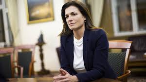 She serves as minister of justice since july 2019. Varga Judit Igazsagugyi Miniszter Meghivta George Clooney T Egy Kavera