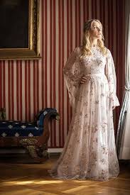 Alles Zum Hochzeitskleid Und Styling Der Welfen Braut Wedding Dinner Dress Dresses Lovely Dresses