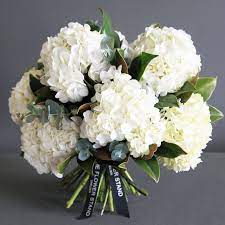 Send flower arrangement created using hydrangea available for delivery in orange county california by everyday flowers. Luxury Colombian Hydrangea Bouquet Luxury Flowers London