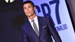 Lha luffy aja yg terluka parah banget waktu selesai perng di markas angkatan laut, perban luffy gk bnyk kyk zoro. Jika Pensiun Kelak Cristiano Ronaldo Ingin Nikmati Hidup Seperti Seorang Raja Tribun Batam