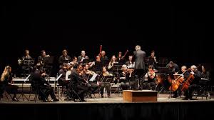 If you like the new years' concerts, you'll like this. Un Concert Inedit Pour Le Nouvel An