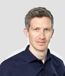 Corporate sustainability standards in multi-tier supply chains